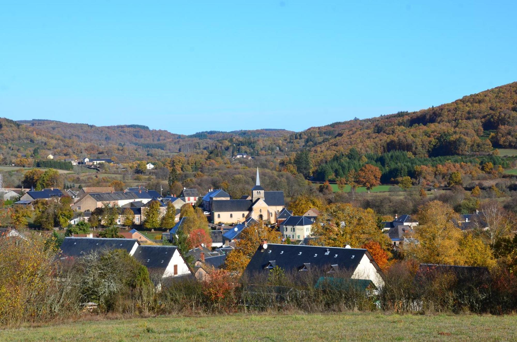 Alligny-en-Morvan A La Cabane Des Bois Dessus Tiny Gite מראה חיצוני תמונה